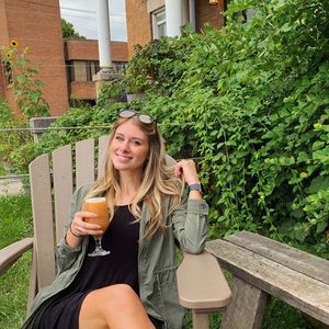 Meet your Posher, Corinne